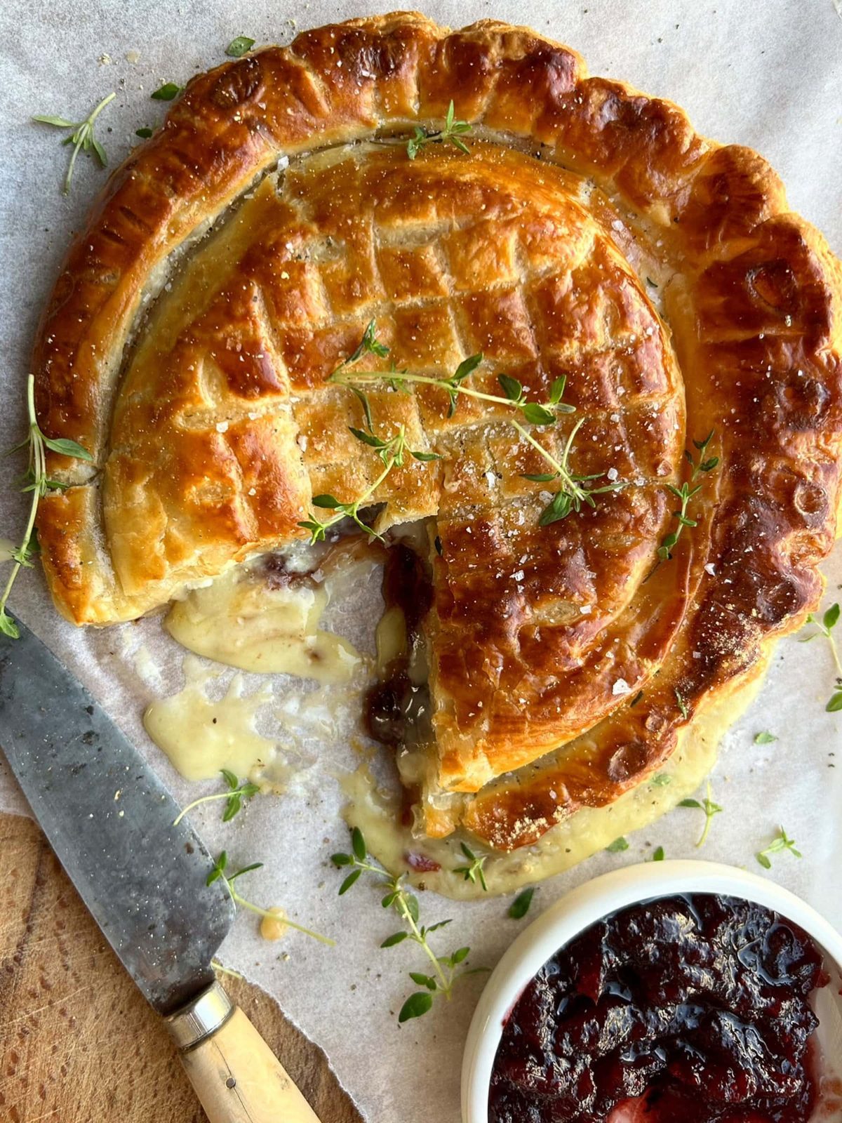 Slicing the baked Camembert