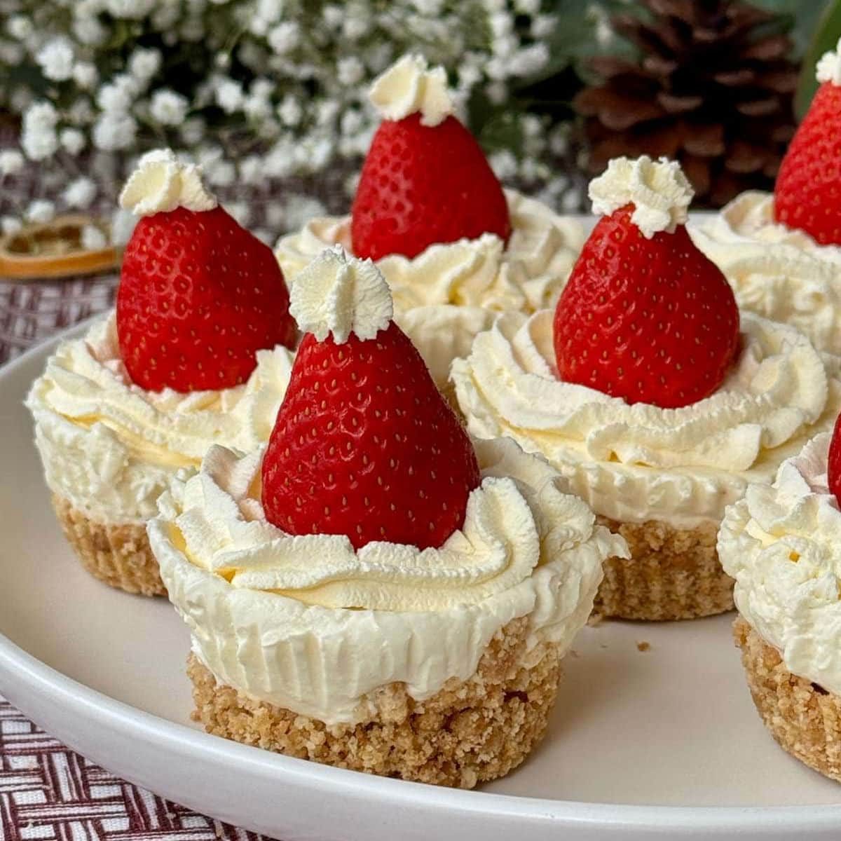 Easy Mini Christmas Cheesecakes