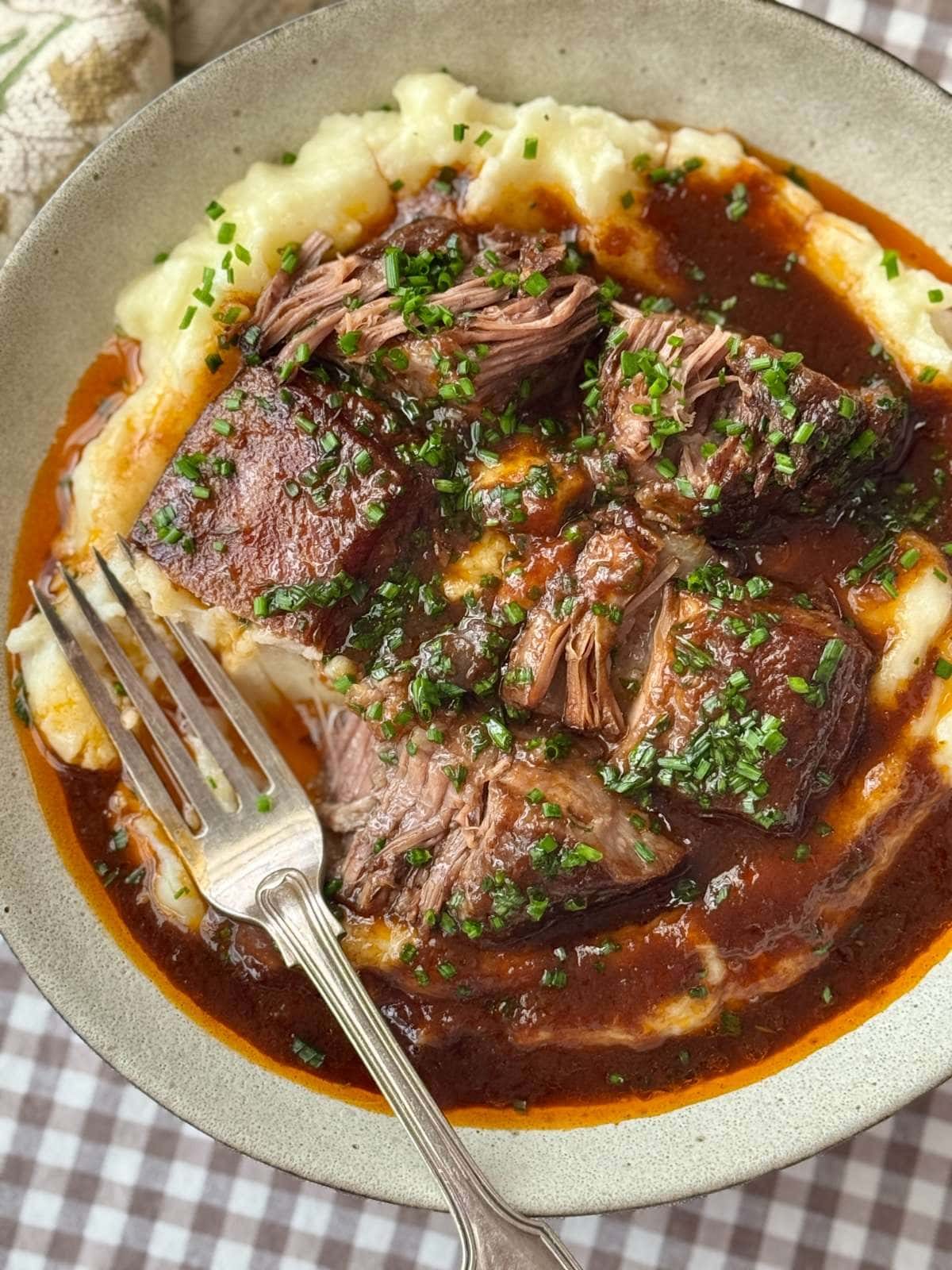 braised beef short ribs on mashed potato