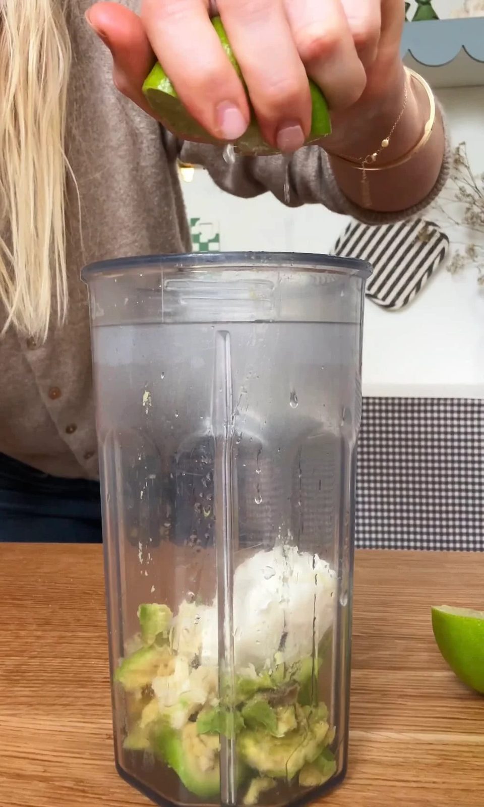 making avocado crema.