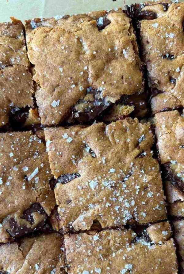 chocolate chip cookie bars sliced.