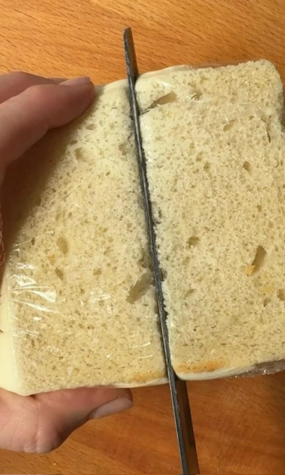 slicing japan strawberry sandwich.