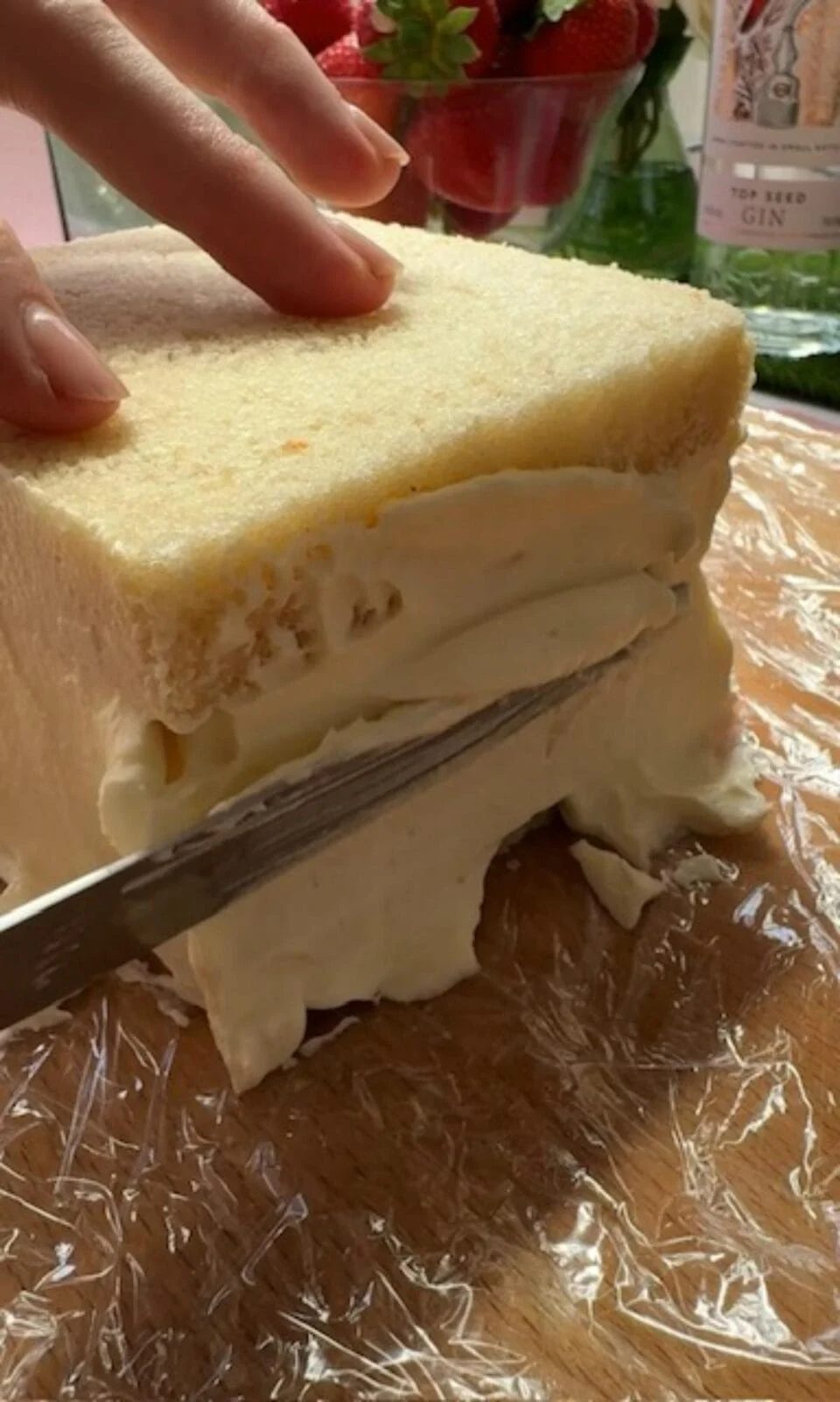 smoothing cream in edges.