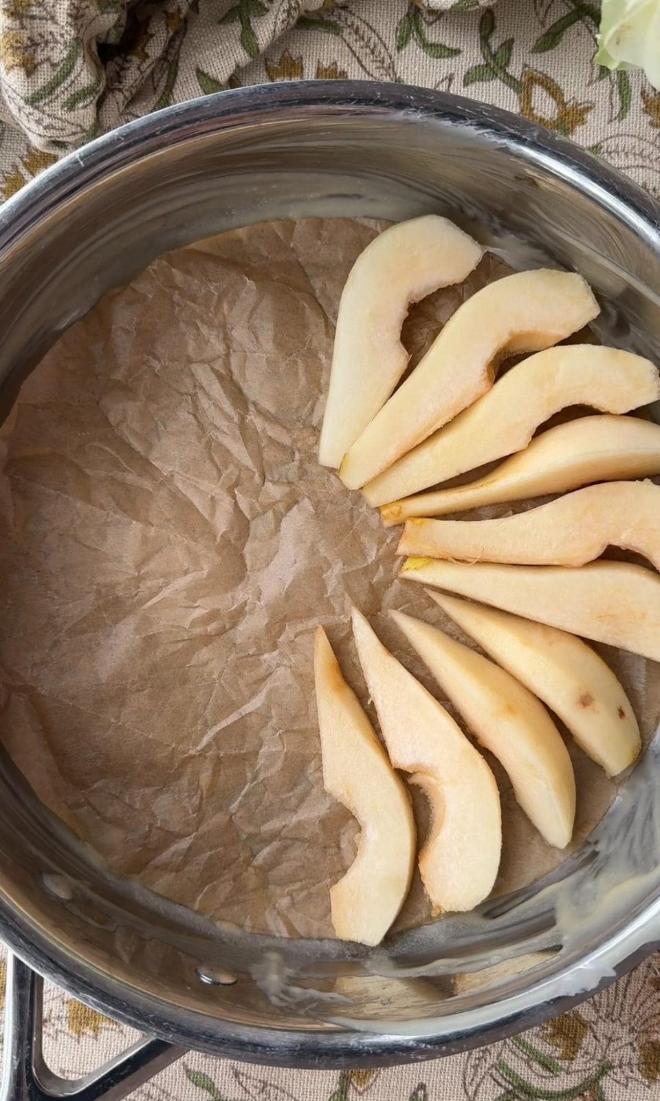 arrange pears in the cake tin.