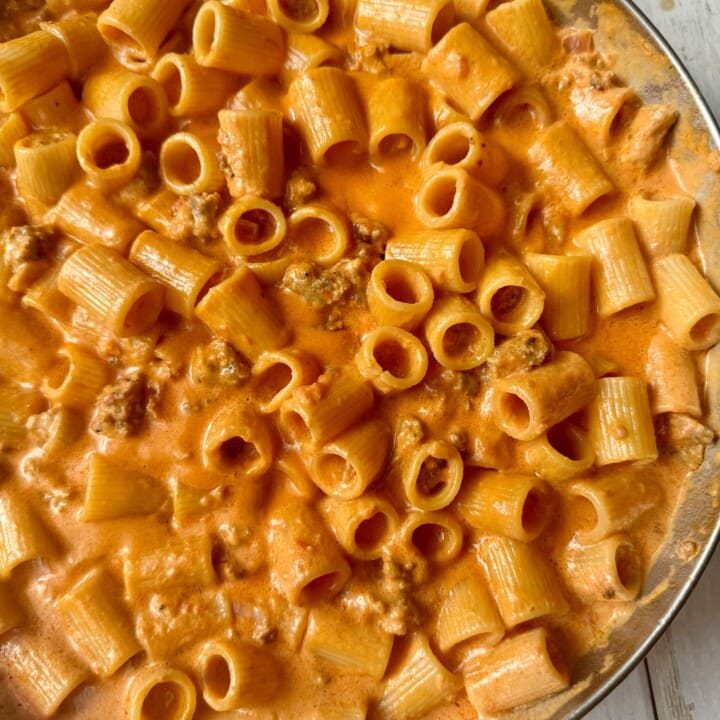 chicken and vodka pasta in the pan.