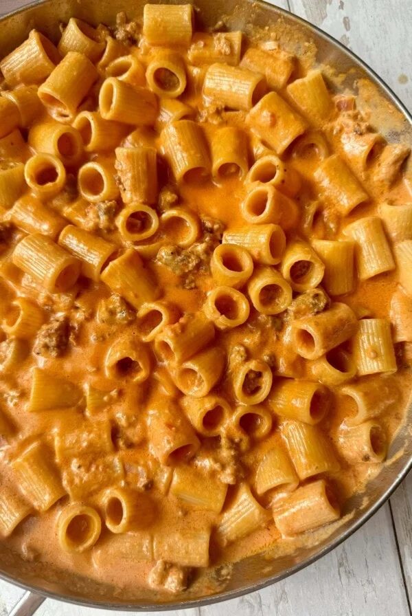 chicken and vodka pasta in the pan.