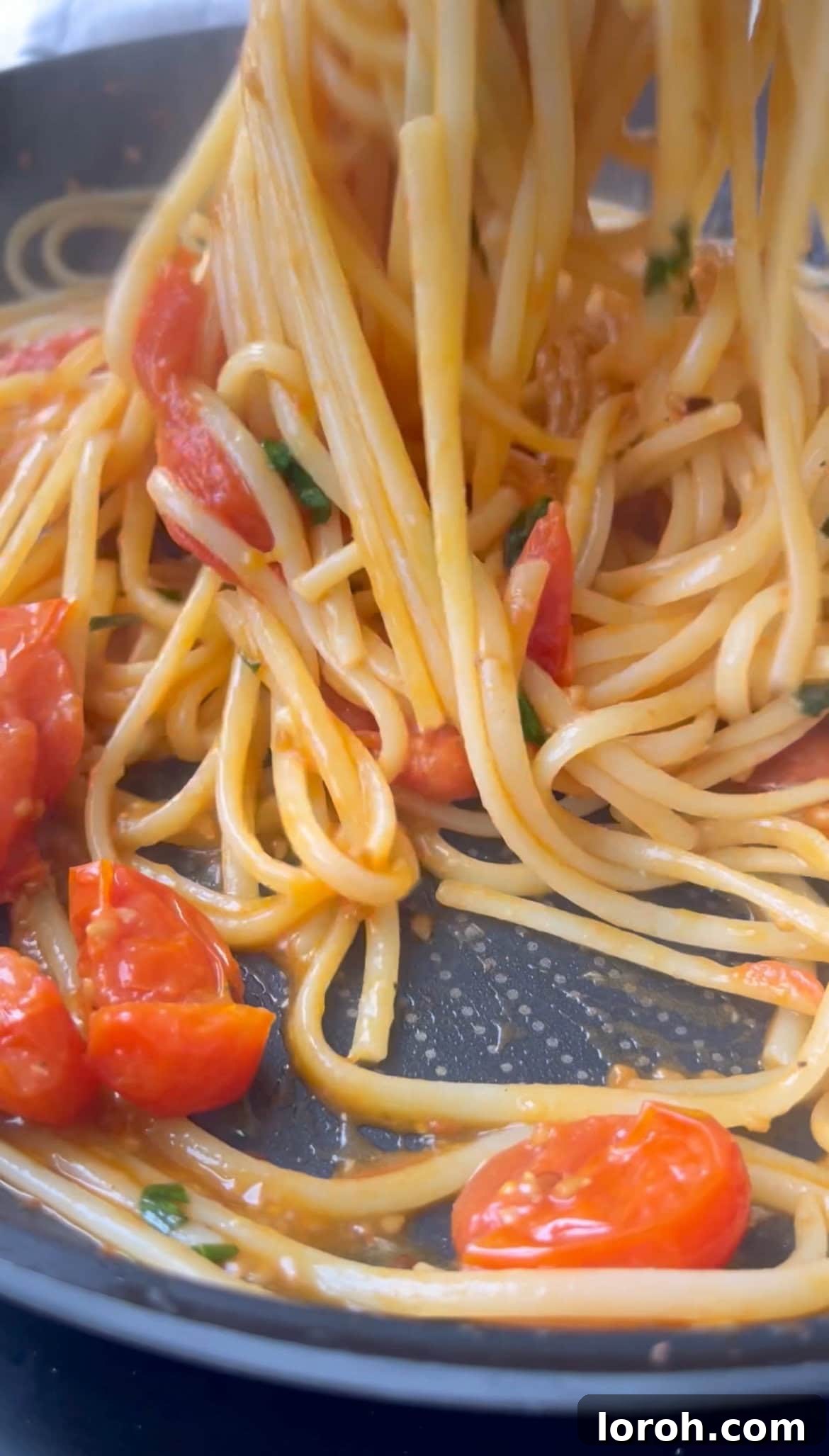 Bursting Burrata Tomato Pasta 8 The glossy tomato sauce on the Burrata Pasta, ready to be served.
