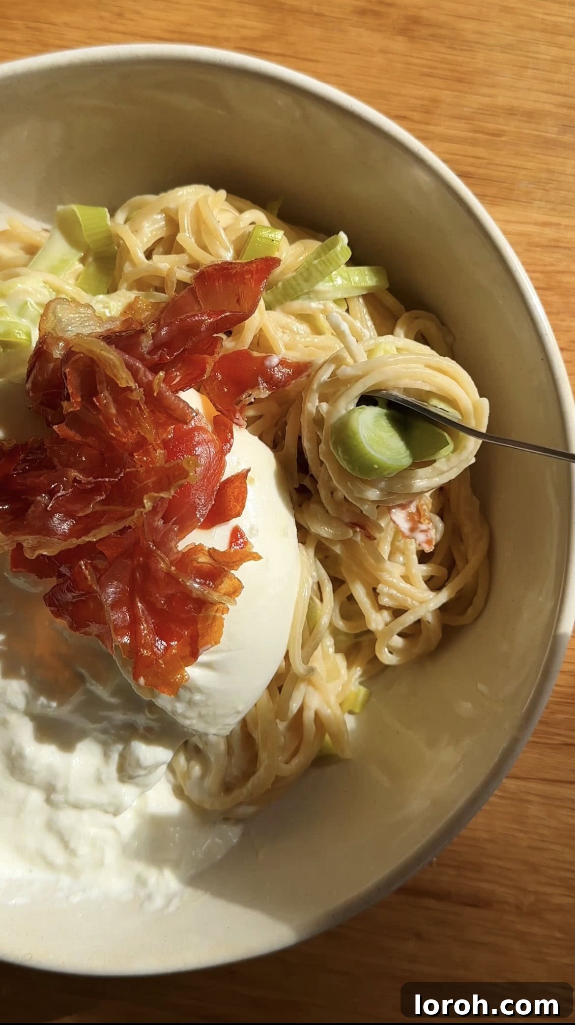 Sizzling Parma Ham & Leek One-Pan Pasta 2 Creamy one pan leek pasta topped with a generous dollop of burrata and crispy Parma ham shards