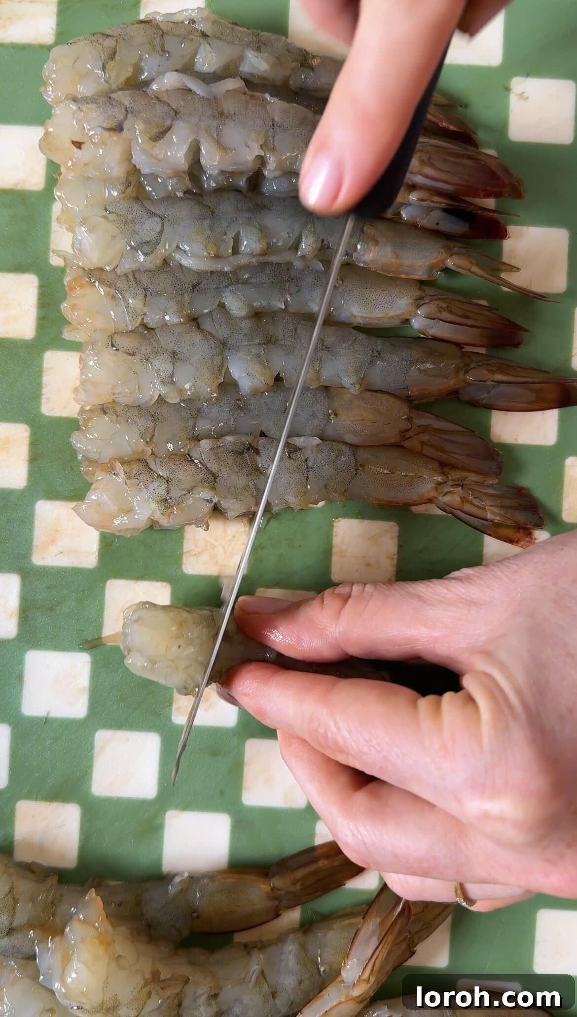 Golden Crispy Ebi Tempura 5 Prawns prepared with shallow slits, dusted with cornflour.
