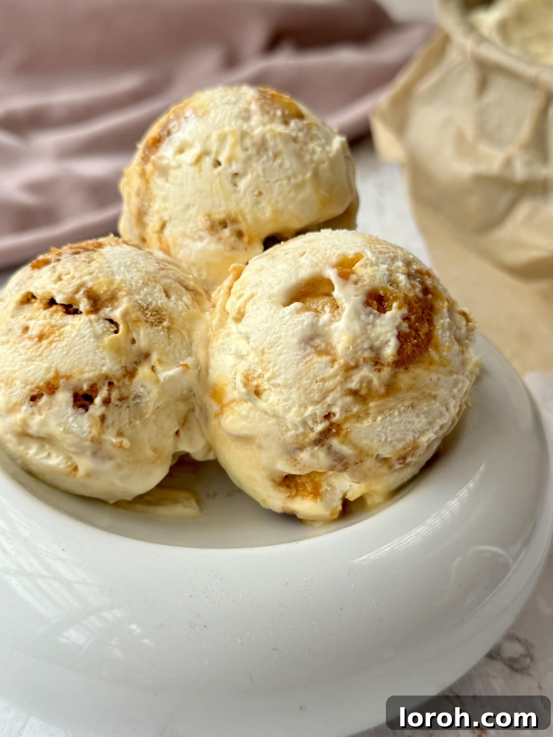 Golden Honeycomb Crunch Ice Cream 2 Homemade Honeycomb Ice Cream, creamy and delightful